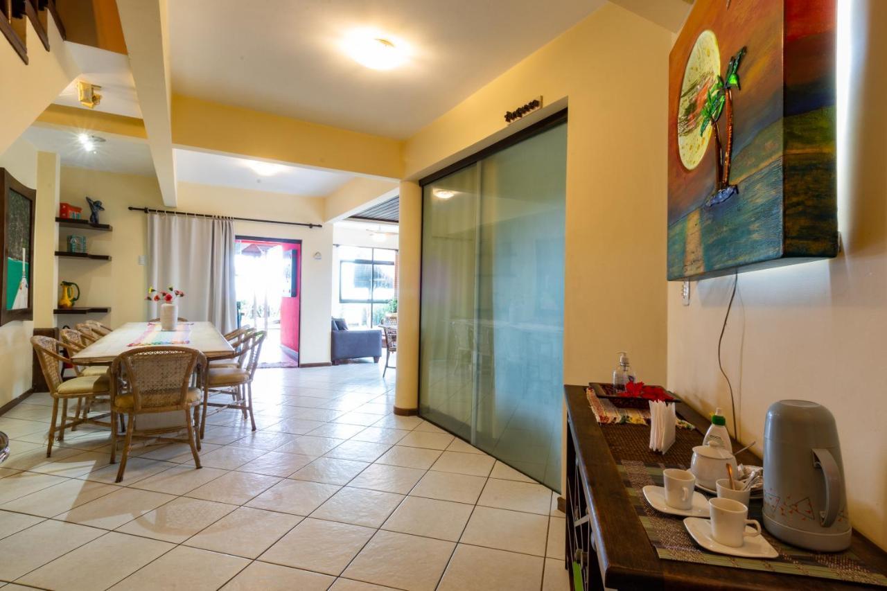 Olhos Verdes Guest House Бомбиньяс Экстерьер фото