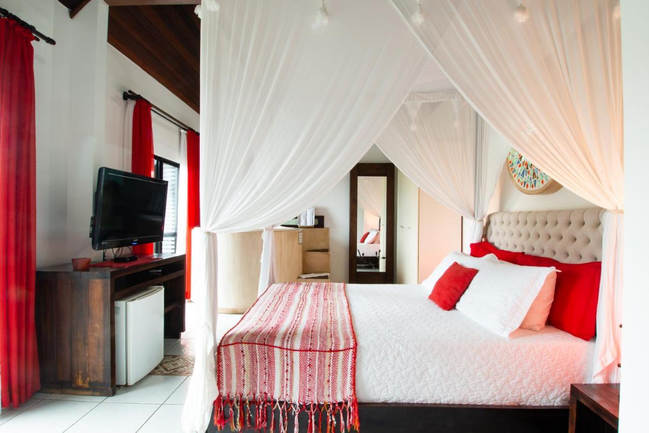 Olhos Verdes Guest House Бомбиньяс Экстерьер фото