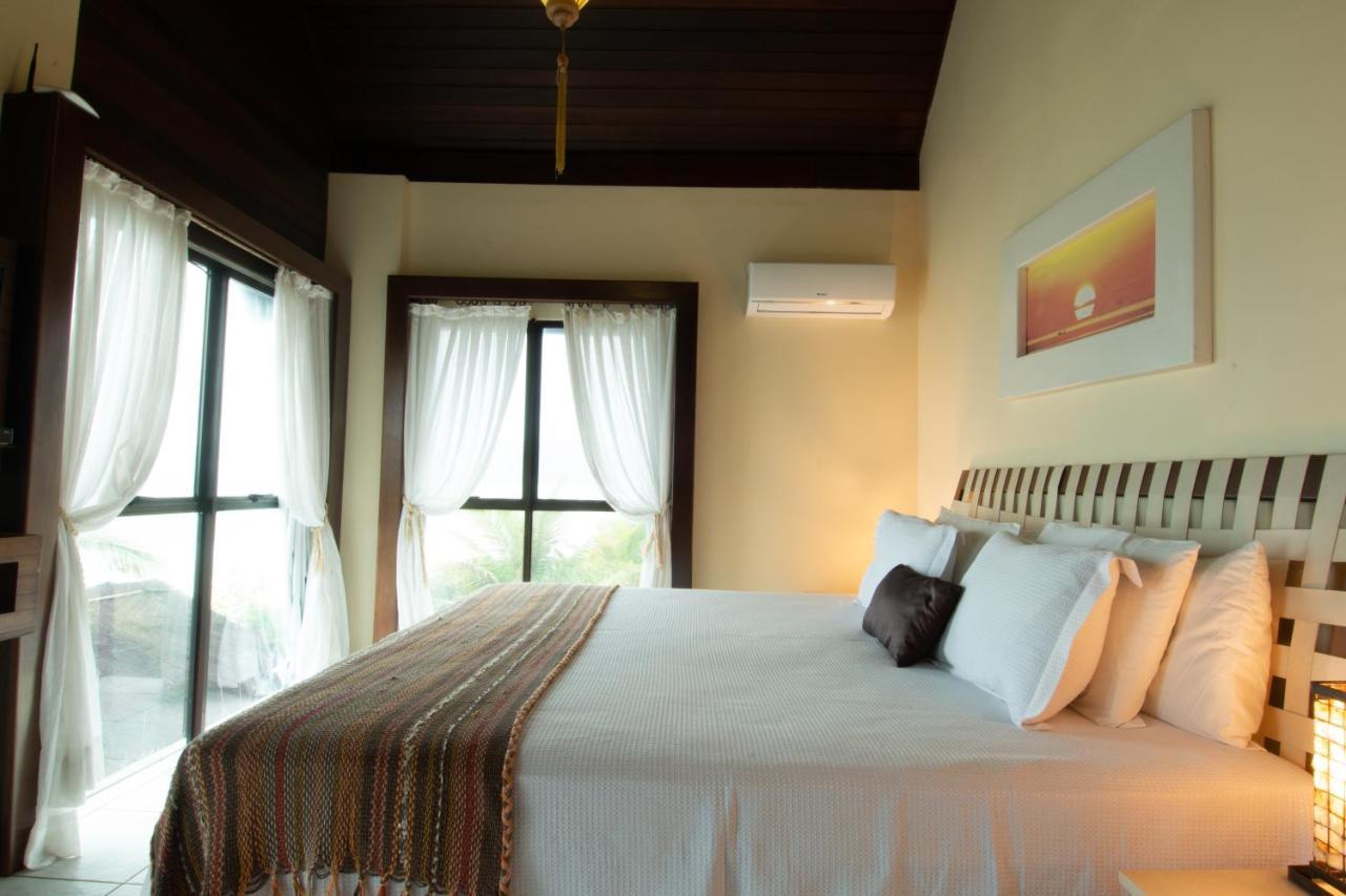 Olhos Verdes Guest House Бомбиньяс Экстерьер фото