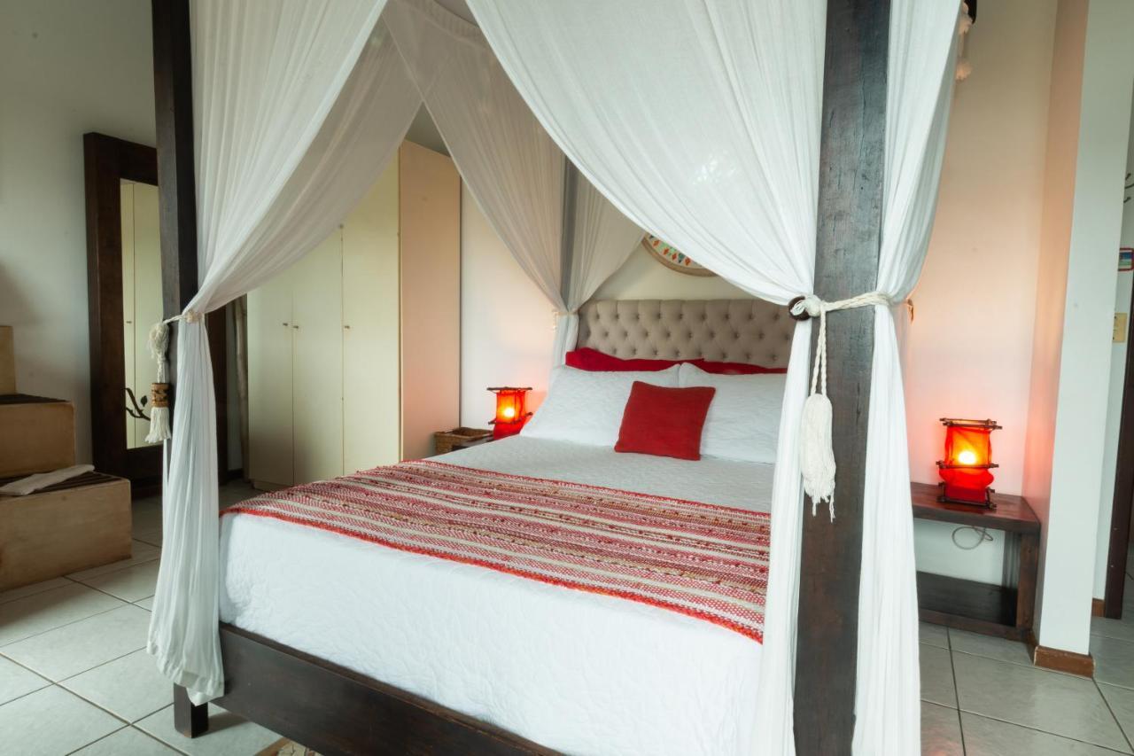 Olhos Verdes Guest House Бомбиньяс Экстерьер фото