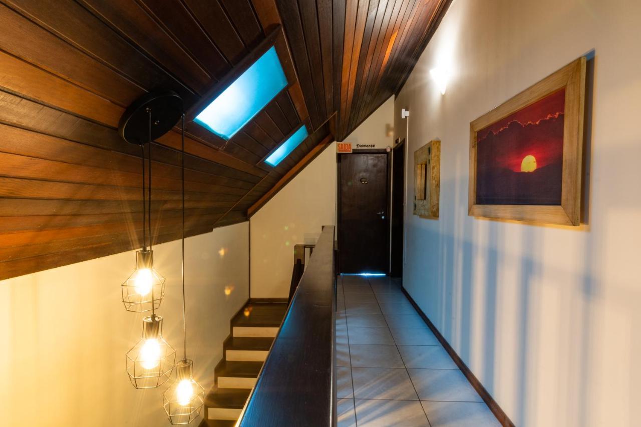 Olhos Verdes Guest House Бомбиньяс Экстерьер фото